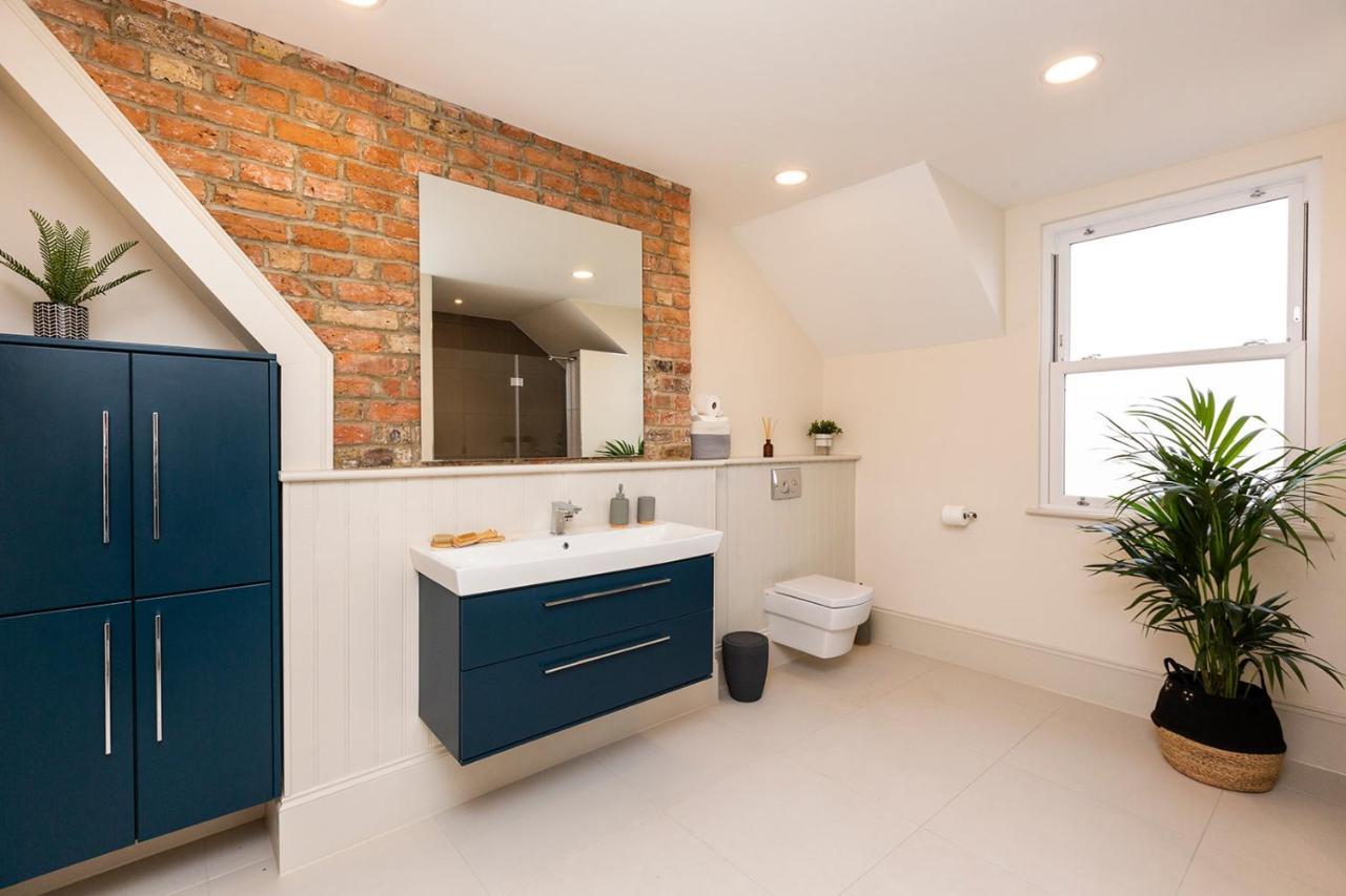 Stunning Seaside Apartment Over 3 Floors Near Margate Westgate-on-Sea Exterior photo